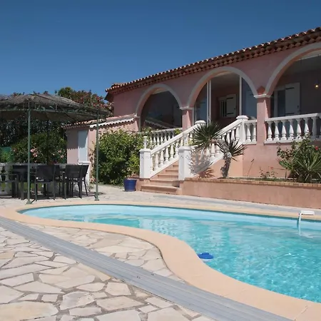 Magnifique Villa Avec Piscine -Au Calme Absolu. Villa