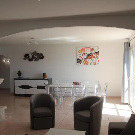 Magnifique Villa Avec Piscine -Au Calme Absolu. Saint-Raphael (Var)